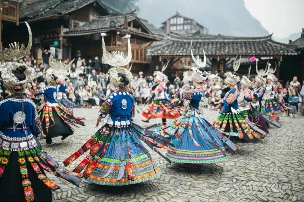 相约南宁！2025南宁森林苗寨印象·千年苗侗狂欢节！10月1日起送票啦！